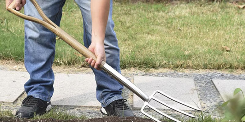 Stainless Steel Spading Fork with Wood Handle