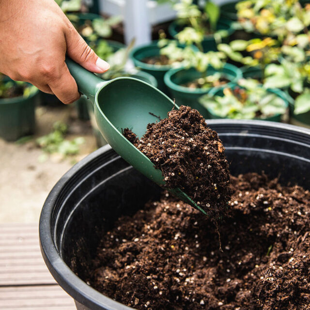 ulticolor plastic garden hand shovel