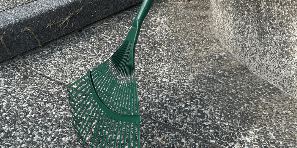 Metal Tine Leaf Rake with Replacement Handle